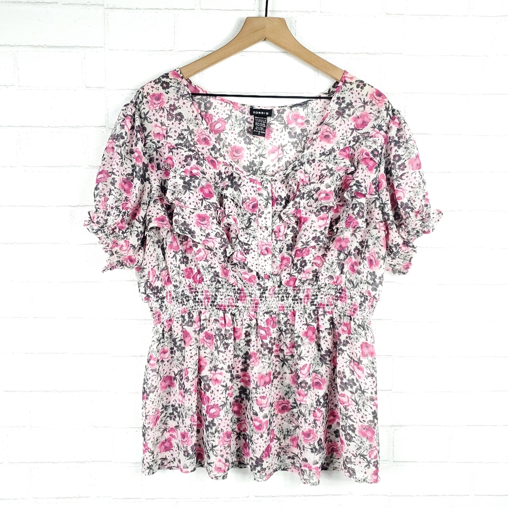 3/$25 Torrid floral blouse | Size 2